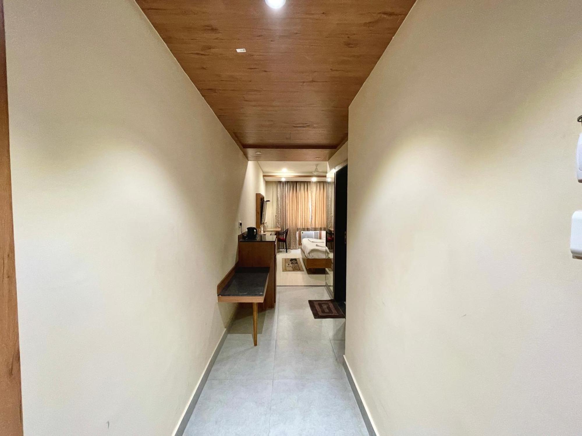 Hotel Hotel Rockbay, Puri Swimming-Pool, Near-Sea-Beach-And-Temple Fully-Air-Conditioned-Hotel With-Lift-And-Parking-Facility Puri
