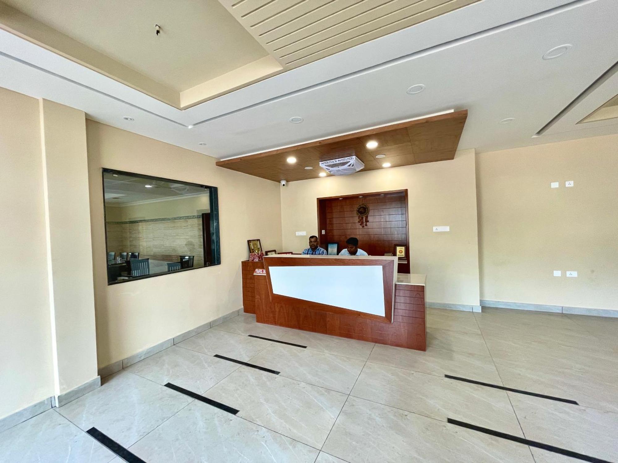 Hotel Hotel Rockbay, Puri Swimming-Pool, Near-Sea-Beach-And-Temple Fully-Air-Conditioned-Hotel With-Lift-And-Parking-Facility Puri