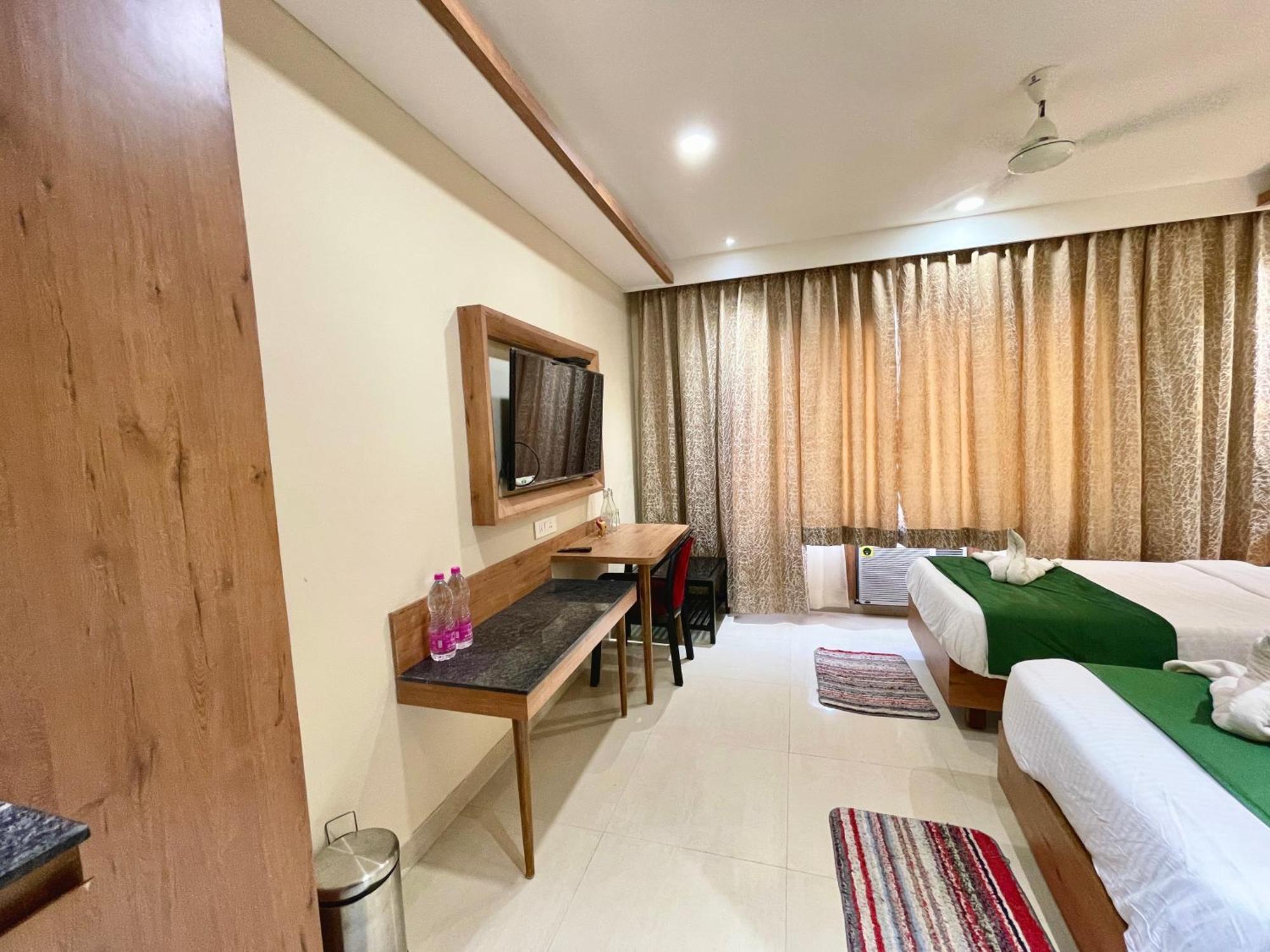 Hotel Hotel Rockbay, Puri Swimming-Pool, Near-Sea-Beach-And-Temple Fully-Air-Conditioned-Hotel With-Lift-And-Parking-Facility 3*