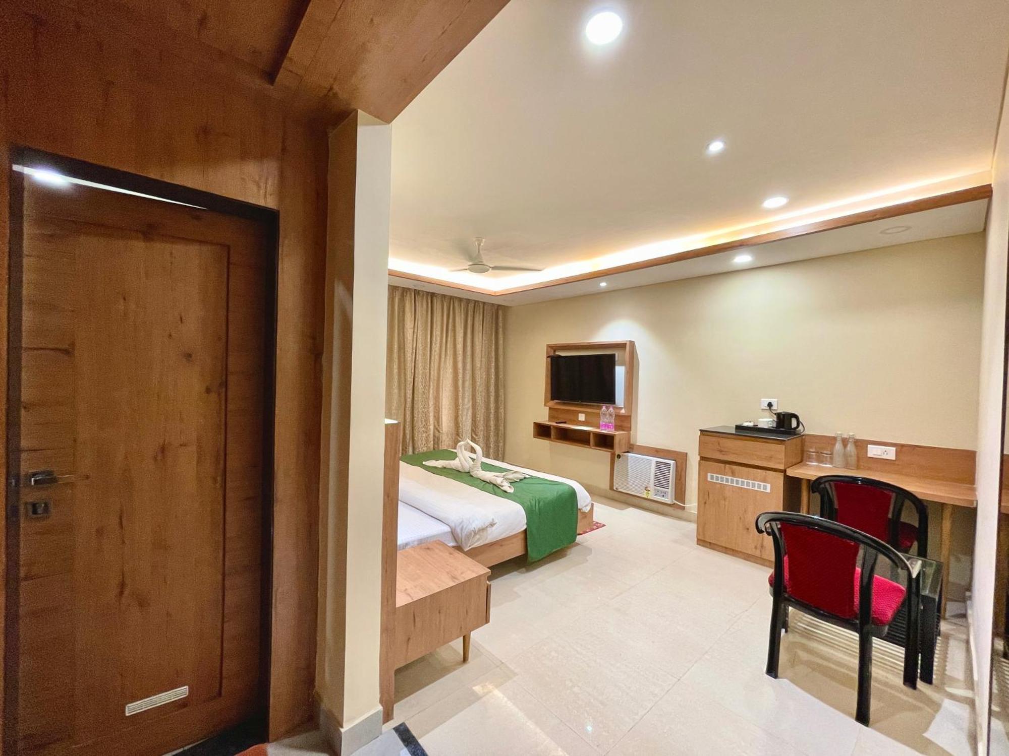 Hotel Rockbay, Puri Swimming-Pool, Near-Sea-Beach-And-Temple Fully-Air-Conditioned-Hotel With-Lift-And-Parking-Facility Hotel