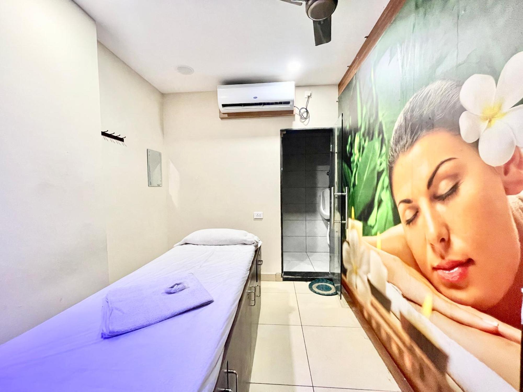 Hotel Rockbay, Puri Swimming-Pool, Near-Sea-Beach-And-Temple Fully-Air-Conditioned-Hotel With-Lift-And-Parking-Facility Puri