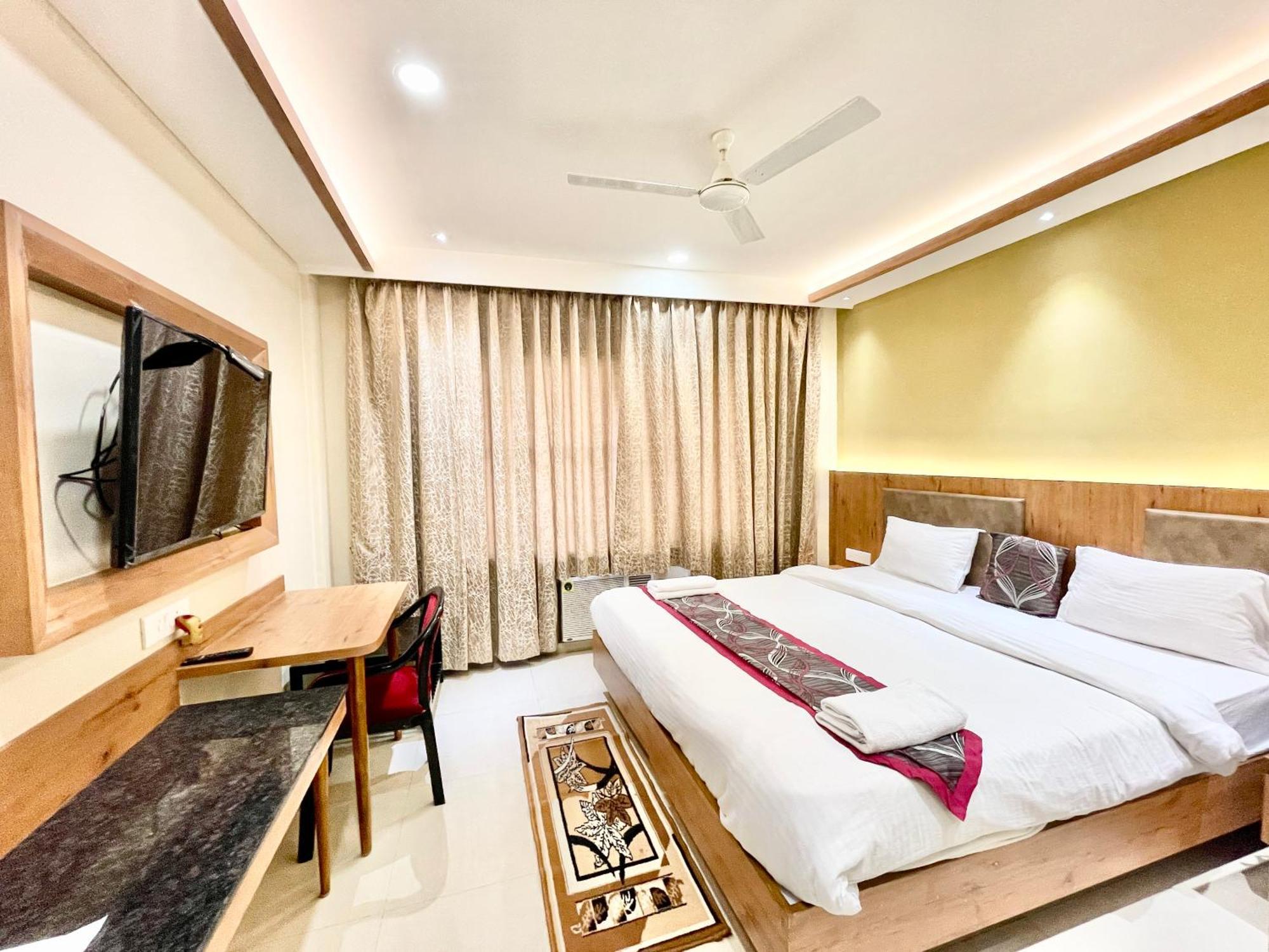 Hotel Rockbay, Puri Swimming-Pool, Near-Sea-Beach-And-Temple Fully-Air-Conditioned-Hotel With-Lift-And-Parking-Facility 3* Puri