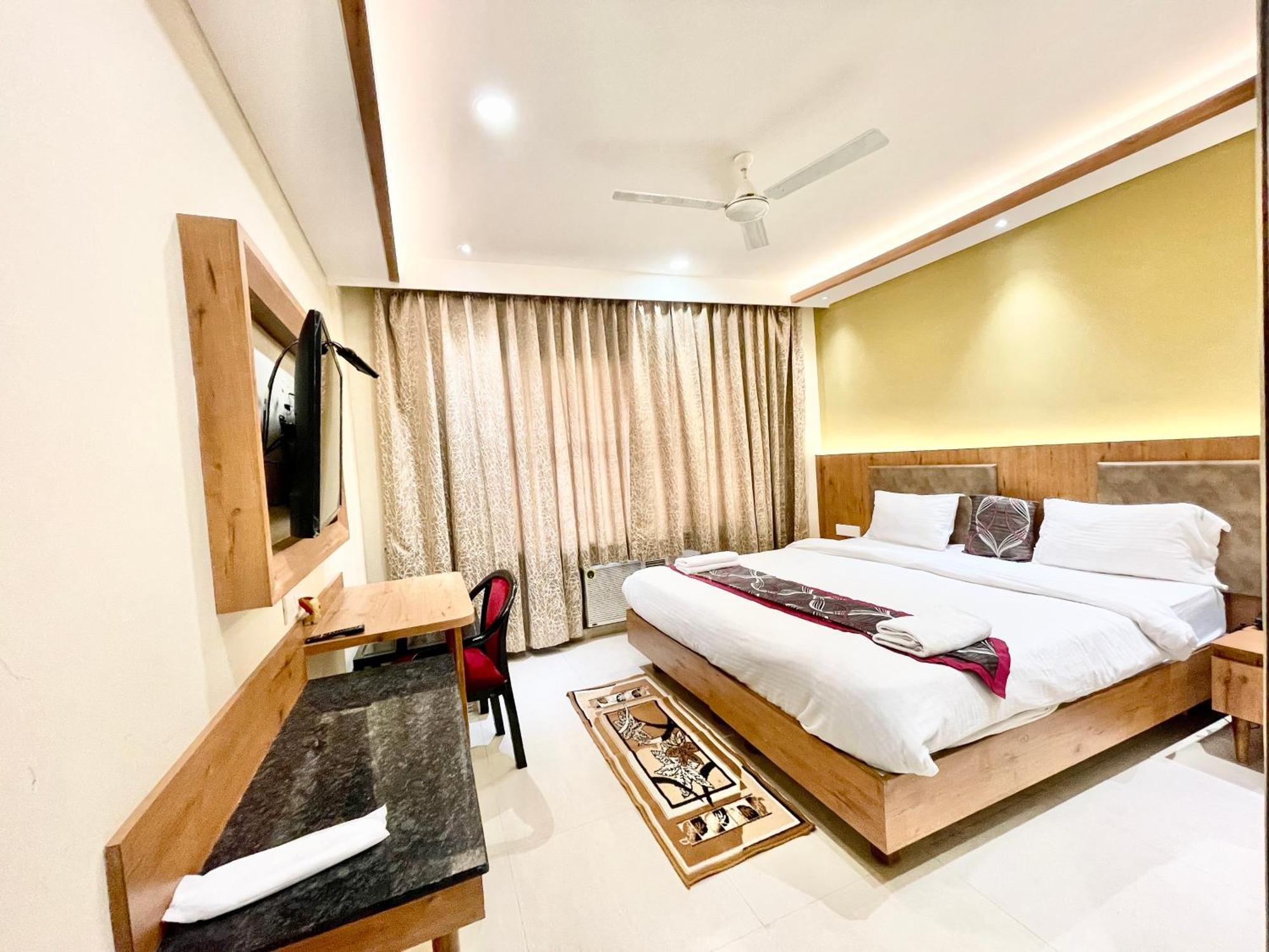 Hotel Hotel Rockbay, Puri Swimming-Pool, Near-Sea-Beach-And-Temple Fully-Air-Conditioned-Hotel With-Lift-And-Parking-Facility Puri