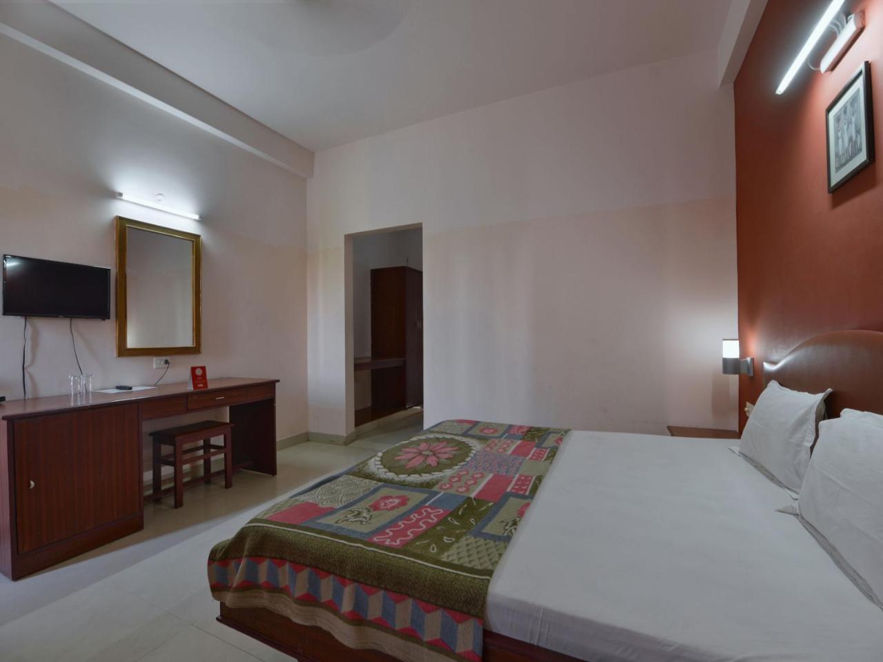 Hotel Rockbay, Puri Swimming-Pool, Near-Sea-Beach-And-Temple Fully-Air-Conditioned-Hotel With-Lift-And-Parking-Facility 3* Puri